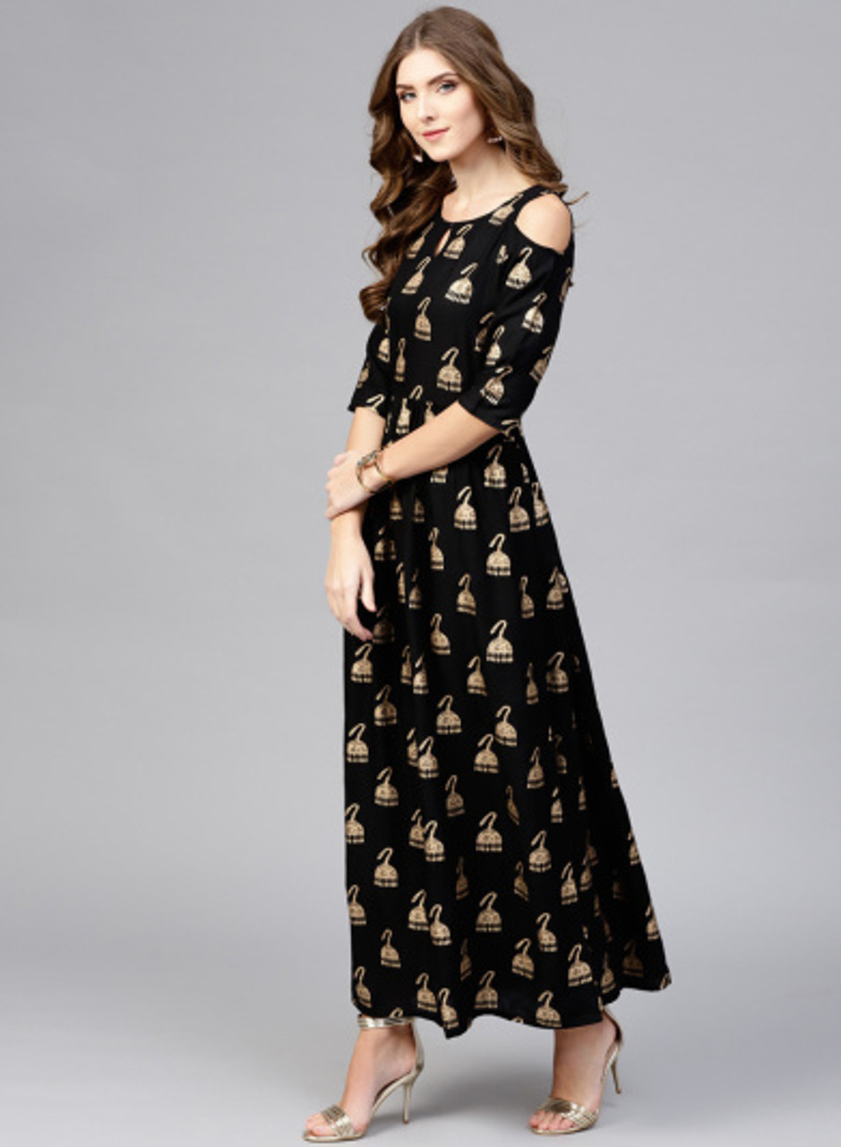 Check Pattern 3/4th Sleeves Ladies Designer Party Wear Black Gown, Size: XL  at best price in Surat